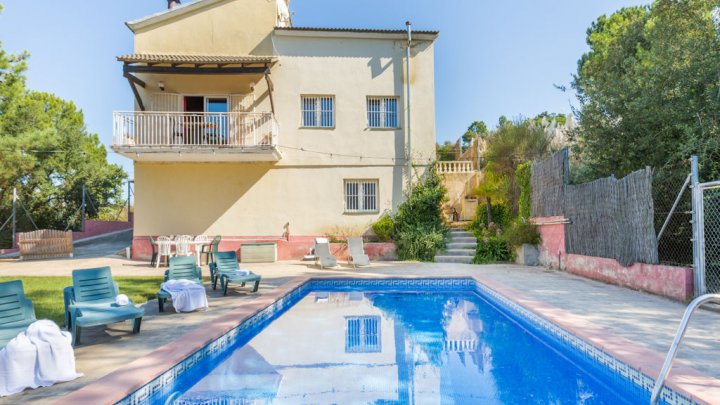 Espagne Costa Brava maison de vacances avec piscine privée près de Lloret de Mar à vendre