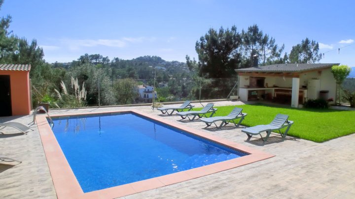 Espagne Costa Brava maison de vacances avec piscine privée près de Lloret de Mar à vendre
