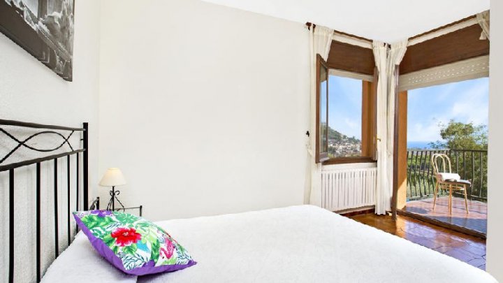  Maison de Vacances Exclusive à Blanes, Espagne : Propriété Spacieuse avec Piscine Privée et Vue Imprenable sur la Mer à Vendre