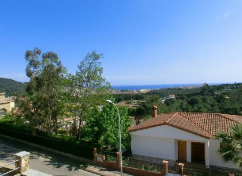 Großes Ferienhaus in Blanes zu verkaufen