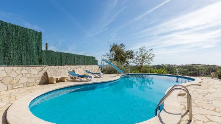 Maison de Vacances Exclusive à Blanes, Espagne : Propriété Spacieuse avec Piscine Privée et Vue Imprenable sur la Mer à Vendre