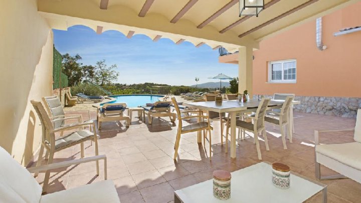  Maison de Vacances Exclusive à Blanes, Espagne : Propriété Spacieuse avec Piscine Privée et Vue Imprenable sur la Mer à Vendre