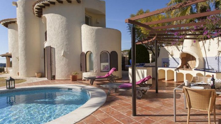 Beautiful villa with private pool and sea views for sale in Spain Costa Blanca Altea