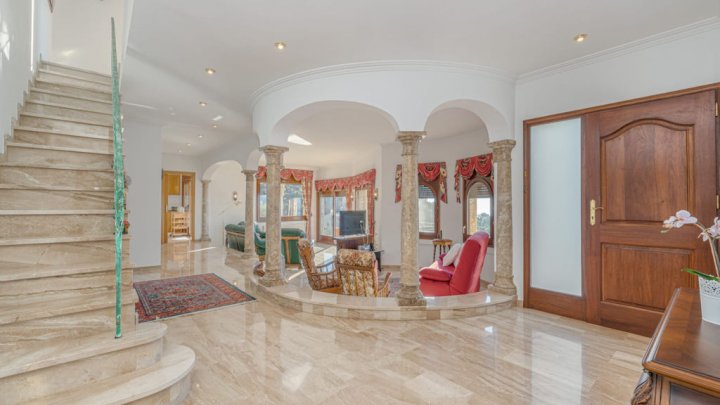 Maison de vacances exclusive à vendre Espagne Costa Brava - piscine privée et vue mer sur la baie de Rosas