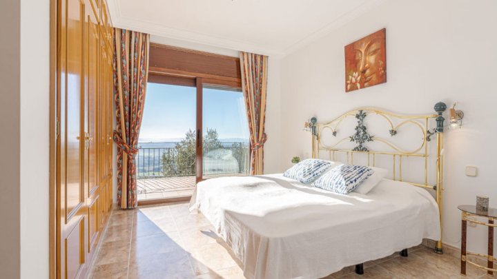 Maison de vacances exclusive à vendre Espagne Costa Brava - piscine privée et vue mer sur la baie de Rosas