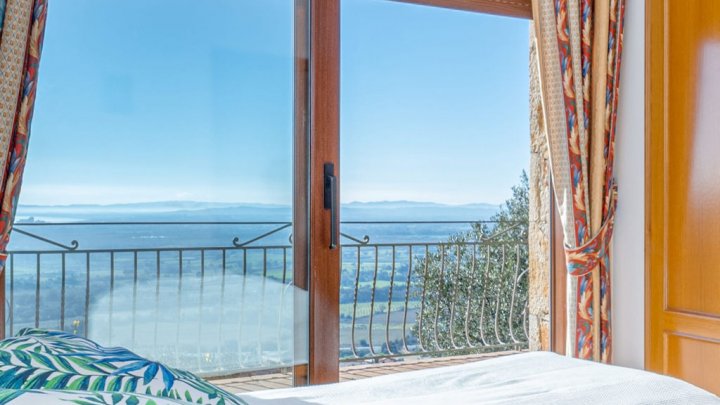 Maison de vacances exclusive à vendre Espagne Costa Brava - piscine privée et vue mer sur la baie de Rosas