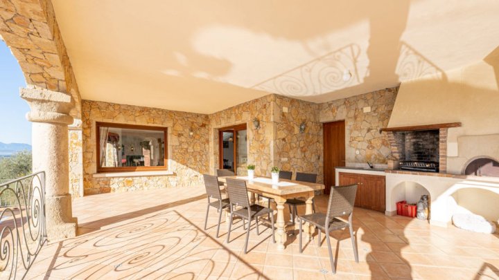 Maison de vacances exclusive à vendre Espagne Costa Brava - piscine privée et vue mer sur la baie de Rosas
