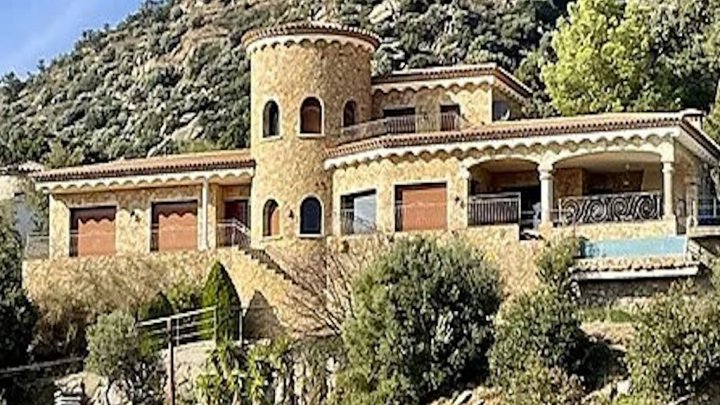 Villa de rêve avec vue spectaculaire sur la baie de Roses