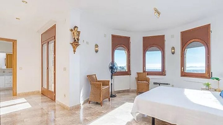 Villa de rêve avec vue spectaculaire sur la baie de Roses