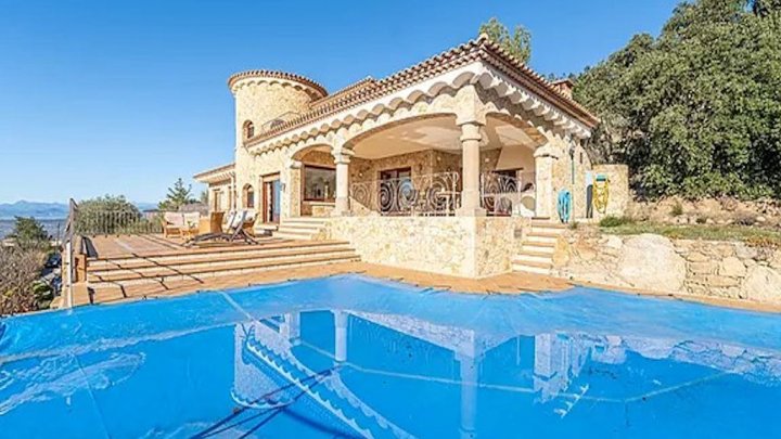Villa de rêve avec vue spectaculaire sur la baie de Roses