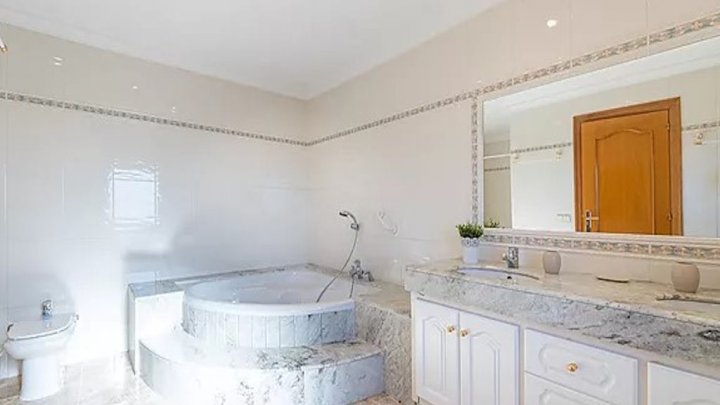 Villa de rêve avec vue spectaculaire sur la baie de Roses