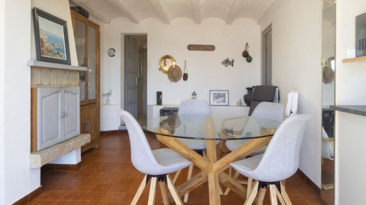 Maison de vacances en Espagne avec piscine privée et vue sur la mer à l'Escala sur la Costa Brava