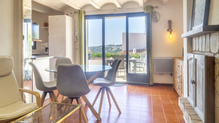 Maison de vacances en Espagne avec piscine privée et vue sur la mer à l'Escala sur la Costa Brava