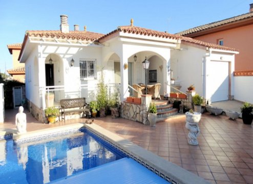 Spanien Costa Brava Ferienhaus privater Pool in L`Escala