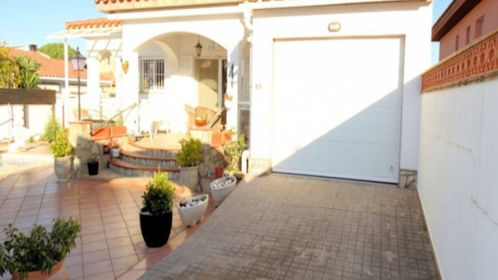 Spanien Costa Brava, schönes Ferienhaus mit privatem Pool in L`Escala