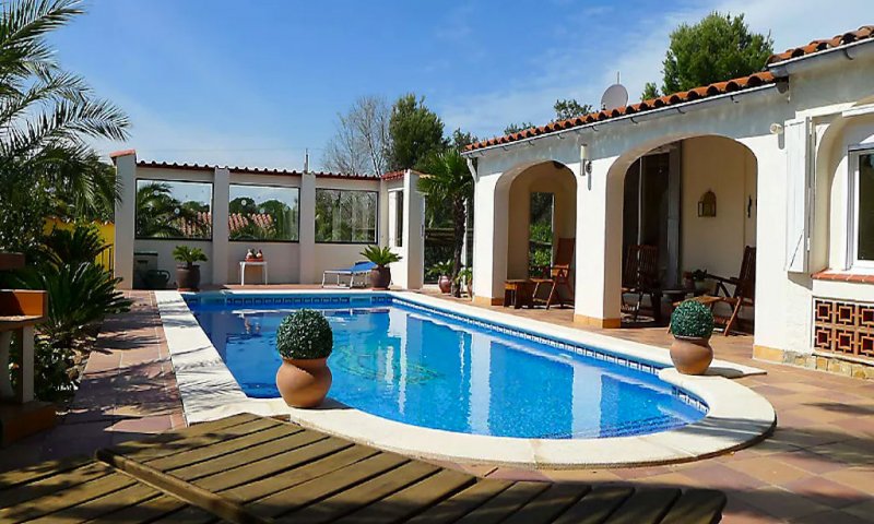Casa de vacaciones con piscina privada en venta en Roses, Costa Brava