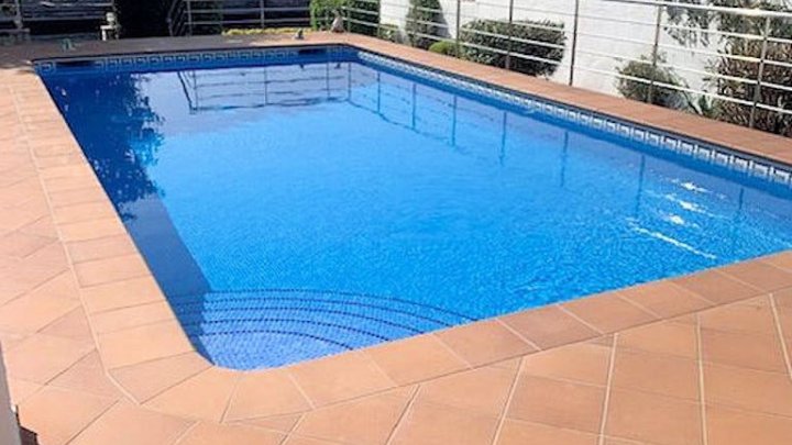 Casa de vacaciones en Empuriabrava con piscina privada y muelle para barcos desde 15m