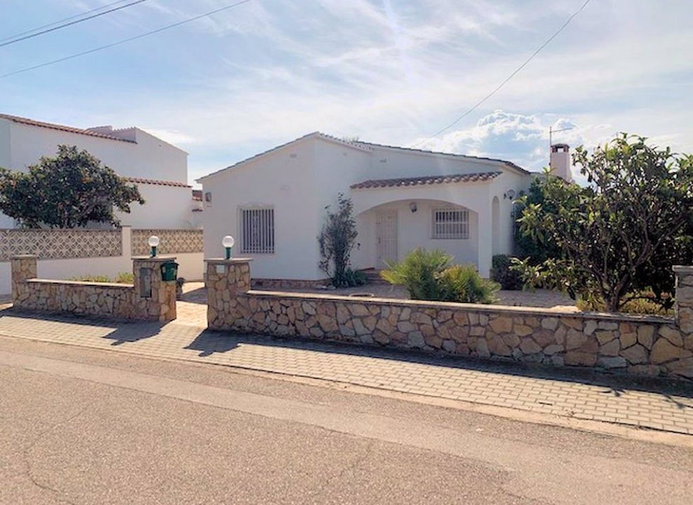 Empuriabrava Ferienhaus mit privatem Pool und Bootsanleger von 15m
