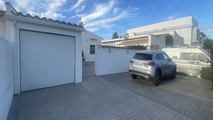 Empuriabrava Ferienhaus am Kanal mit privatem Pool und Bootsplatz 12m