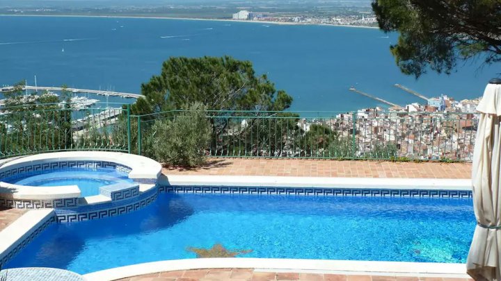 Exklusives Ferienhaus in Roses - Spanien - privater Pool - Meerblick zu verkaufen