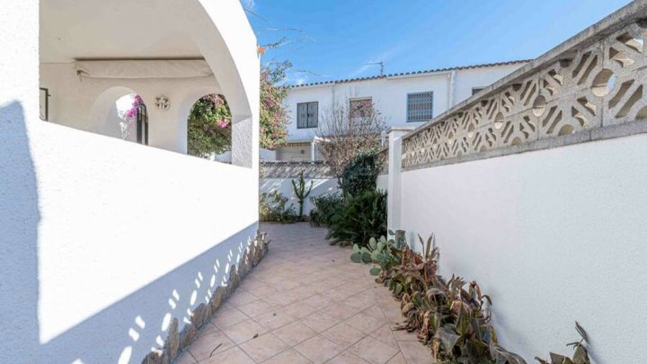 Maison de vacances rénovée à Empuriabrava - avec licence touristique - à vendre