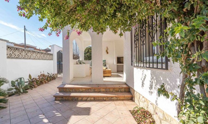Maison de vacances rénovée à Empuriabrava - avec licence touristique - à vendre