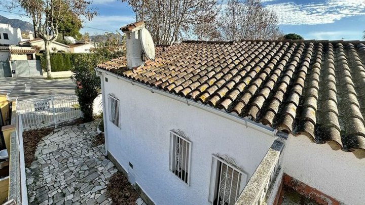 À vendre : Empuriabrava – Maison de vacances – à seulement 1 km de la plage