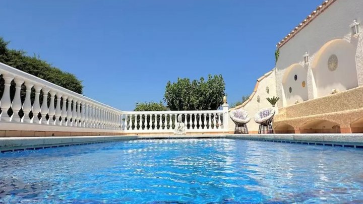 Maison de vacances avec piscine privée en Espagne - Costa Brava - Roses à vendre