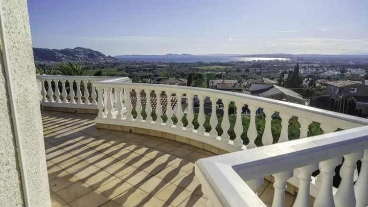 Maison de vacances avec piscine privée en Espagne - Costa Brava - Roses à vendre