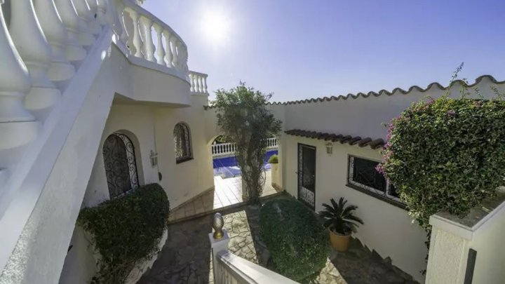 Maison de vacances avec piscine privée en Espagne - Costa Brava - Roses à vendre