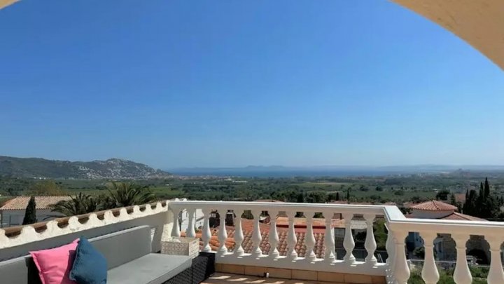 Maison de vacances avec piscine privée en Espagne - Costa Brava - Roses à vendre