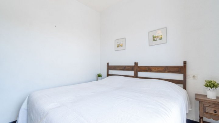 Villa de vacances en Espagne sur la Costa Brava avec piscine privée et vue sur la baie de Rosas