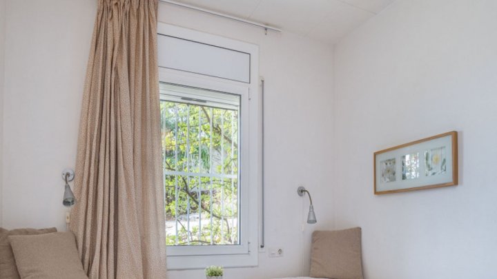Villa de vacances en Espagne sur la Costa Brava avec piscine privée et vue sur la baie de Rosas