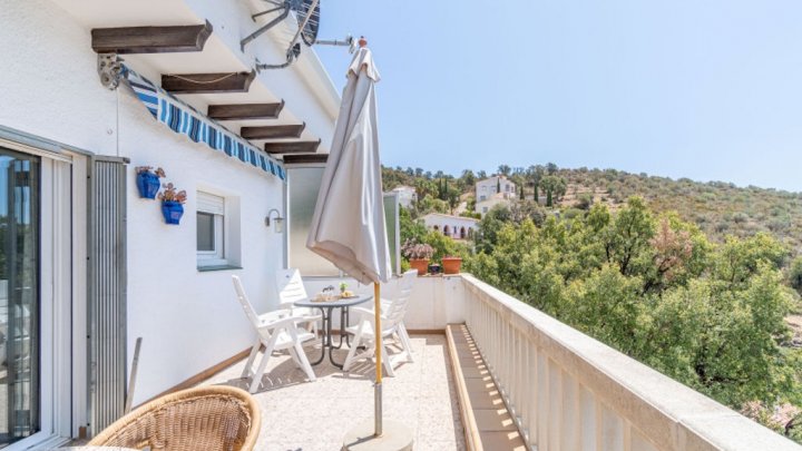 Villa de vacances en Espagne sur la Costa Brava avec piscine privée et vue sur la baie de Rosas