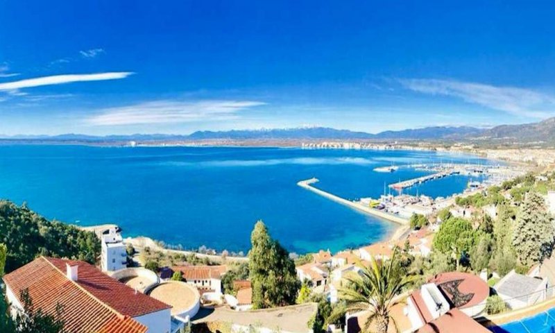Luxusvilla mit spektakulärem Meerblick und Touristenlizenz in Roses (Costa Brava)