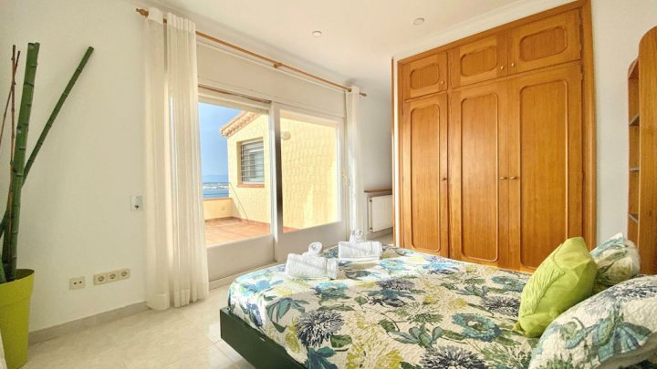 Luxusvilla mit spektakulärem Meerblick und Touristenlizenz in Roses (Costa Brava)