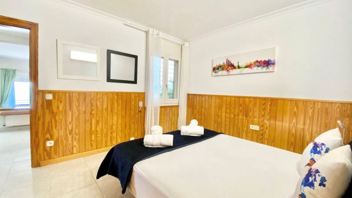 Luxusvilla mit spektakulärem Meerblick und Touristenlizenz in Roses (Costa Brava)