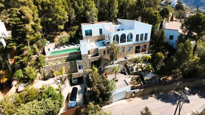 Propriété de luxe méditerranéenne avec vue imprenable sur la mer à vendre