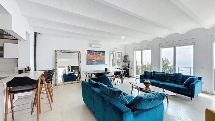 Propriété de luxe méditerranéenne avec vue imprenable sur la mer à vendre