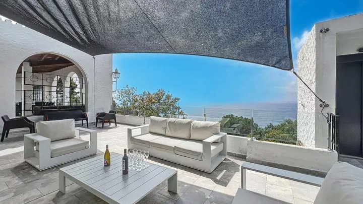 Propriété de luxe méditerranéenne avec vue imprenable sur la mer à vendre