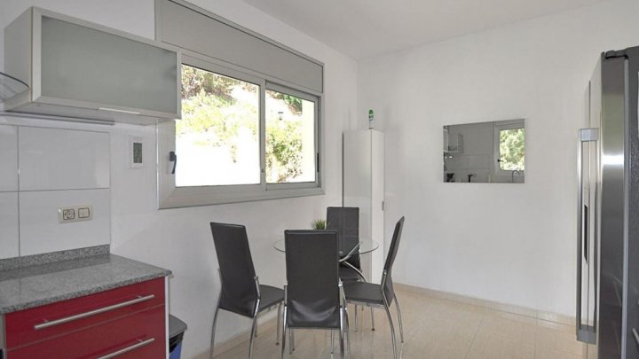 Villa de rêve avec vue sur la mer et licence touristique à Serra Brava