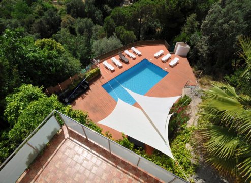 Exklusive Villa mit Meerblick und Ferienlizenz in Serra Brava
