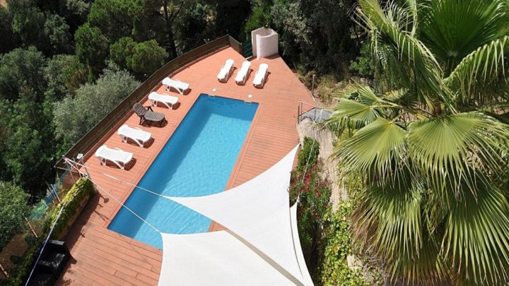 Villa de rêve avec vue sur la mer et licence touristique à Serra Brava