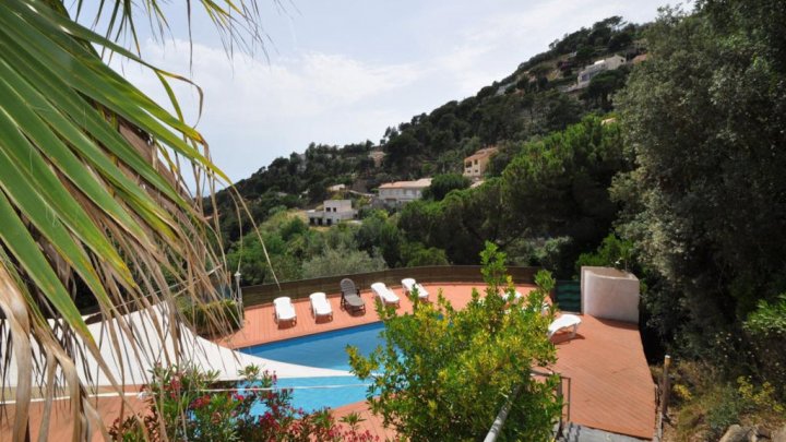 Villa de rêve avec vue sur la mer et licence touristique à Serra Brava