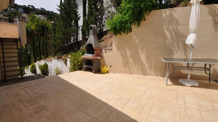 Villa de rêve avec vue sur la mer et licence touristique à Serra Brava