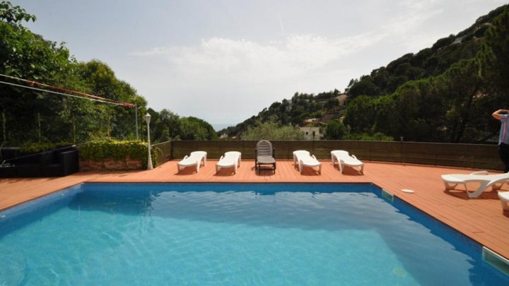 Villa de rêve avec vue sur la mer et licence touristique à Serra Brava
