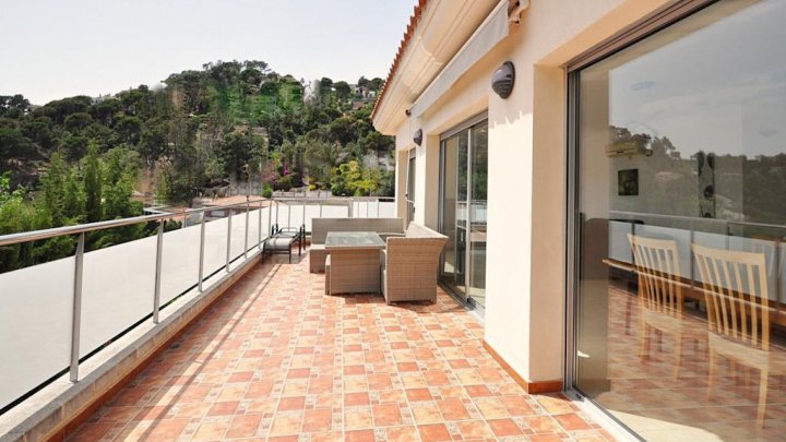 Villa de rêve avec vue sur la mer et licence touristique à Serra Brava