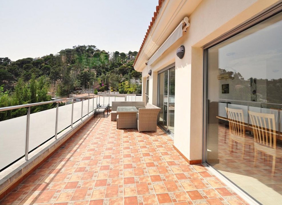 Exklusive Villa mit Meerblick und Ferienlizenz in Serra Brava