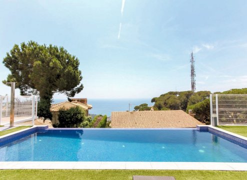Elegante Villa in Toplage – mediterranes Lebensgefühl mit modernem Luxus