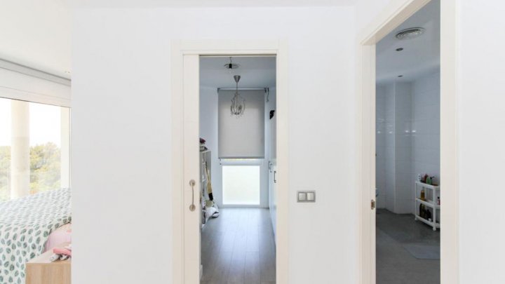 Villa de luxe avec vue sur la mer et la montagne – design moderne & qualité supérieure